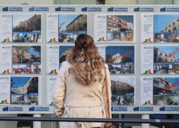 La compraventa de viviendas se frena por segunda vez en cinco meses, con menos pagos al contado