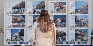 La compraventa de viviendas se frena por segunda vez en cinco meses, con menos pagos al contado