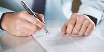 La justicia niega que sea compatible la jubilación activa y ejercer de notario