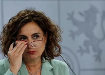 Hacienda prohíbe pagar más de 1.000€ en efectivo a profesionales y empresas