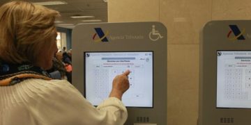 El PSOE busca que los notarios alerten a Hacienda de contribuyentes con NIF revocado y veten sus escrituras