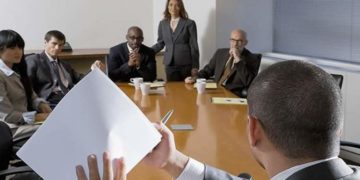 El notario puede cambiar el acta de la Junta ante un video