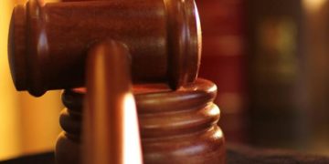 Piden cuatro años de prisión para una mujer que fingió que su pareja seguía viva