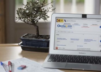 La pensión compensatoria formalizada por un notario o un letrado de la Administración de Justicia deduce en el IRPF