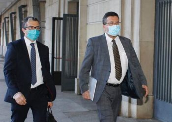 La acusación popular en la causa contra Serrano pedirá al juez que impute al notario