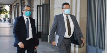 La acusación popular en la causa contra Serrano pedirá al juez que impute al notario