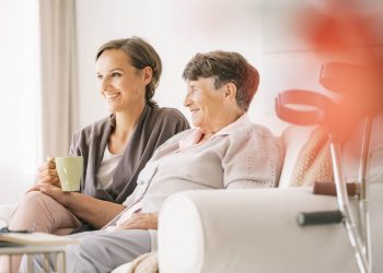 Qué es la guarda de hecho, la figura ‘preferida’ por la ley tras el fin de la incapacitación judicial