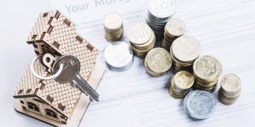 ¿Quién paga los gastos de notaría en una herencia y cómo se reparten entre los herederos?