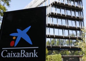 Revolución digital en CaixaBank: firma de contratos ante notario a distancia
